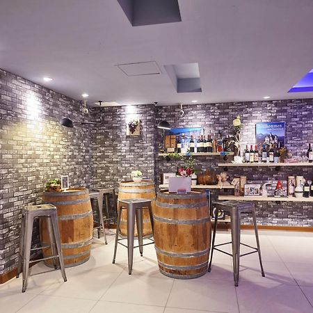 Macchi Hotel - Тайпей Екстериор снимка