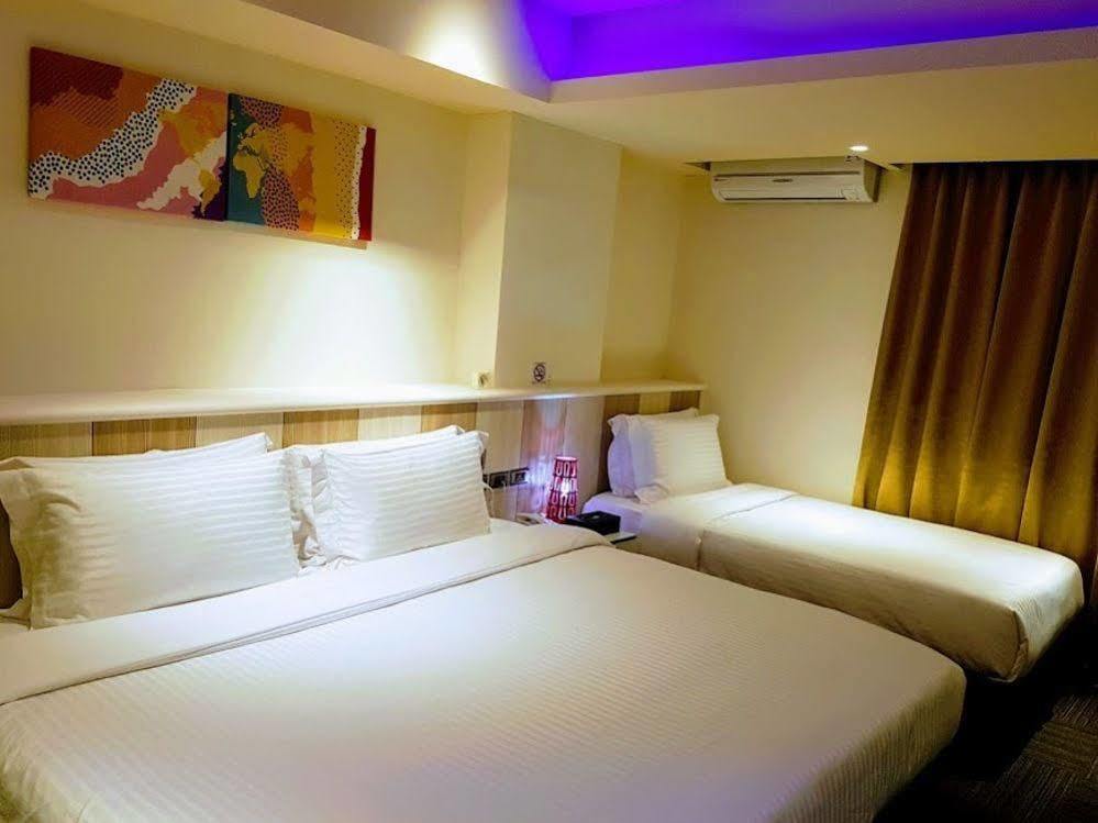 Macchi Hotel - Тайпей Екстериор снимка
