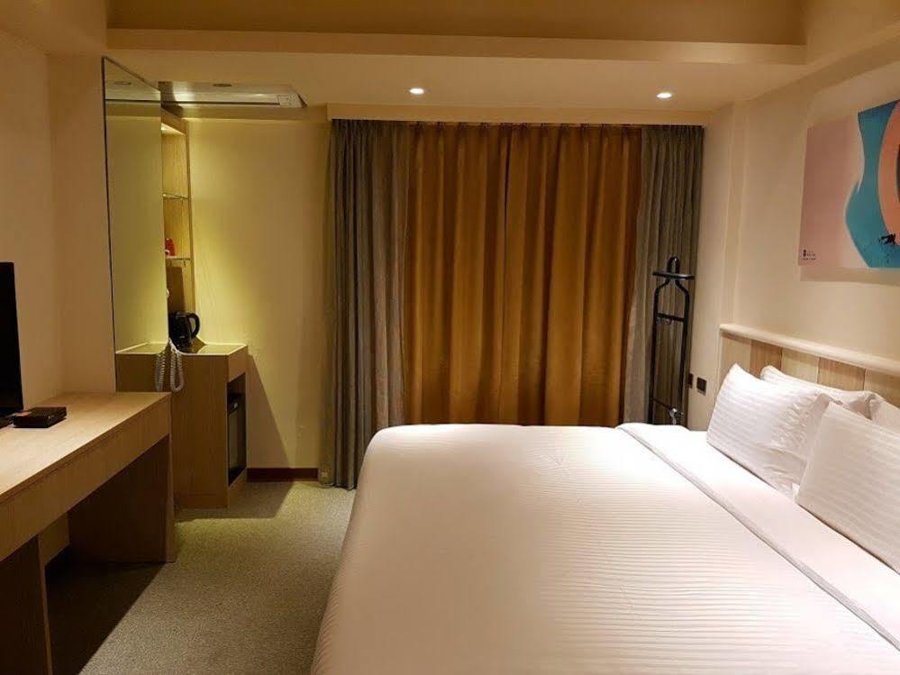 Macchi Hotel - Тайпей Екстериор снимка